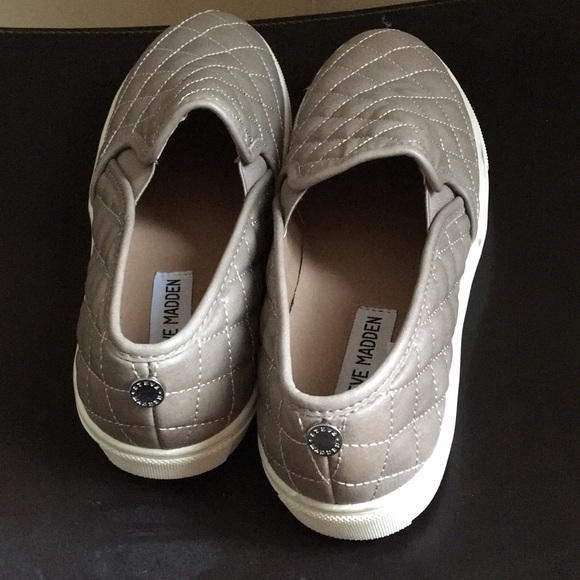 Steve Madden  ECENTRCQ SLIP-ON SNEAKER - Picture 3 of 3